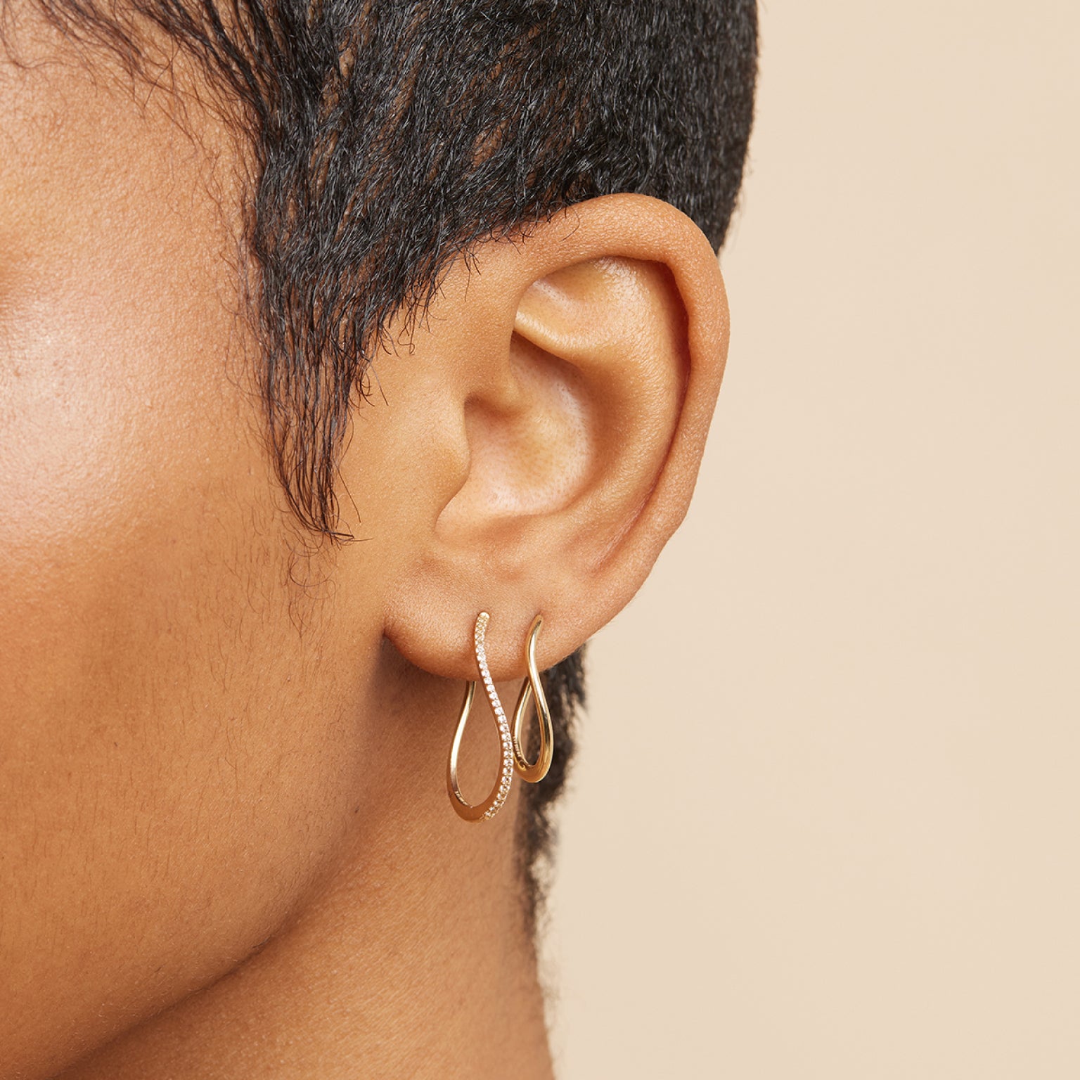 G23 Solid Titanium Hoop Earrings Small Huggie Hoop With Hinged Cartilage  Earrings, Unisex Silver & Gold, 8mm 10mm 12mm | SHEIN UK